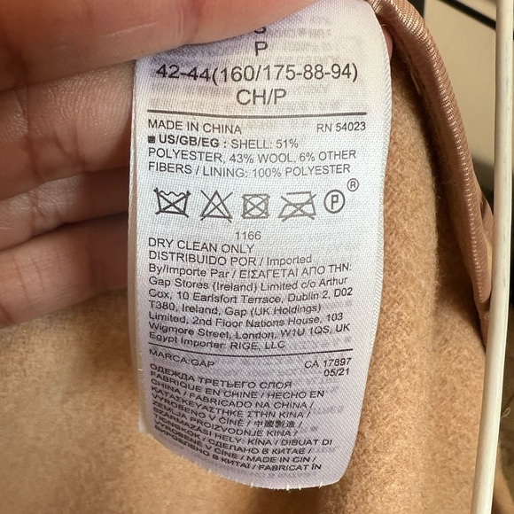 GAP Oversized Camel Shacket - Cozy Comfort for Cooler Days 🍁 - Picture 5 of 6